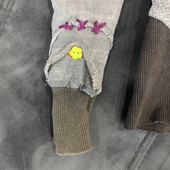 Funky cardigan with hood - Picture 4 of 6